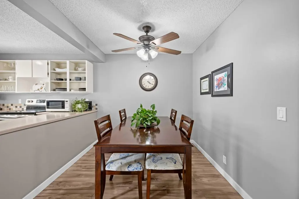 165 Woodmont Terrace SW Calgary AB T2W 4Z4