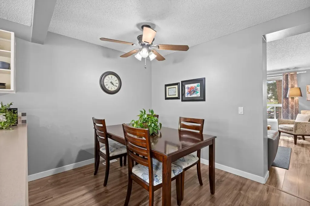 165 Woodmont Terrace SW Calgary AB T2W 4Z4