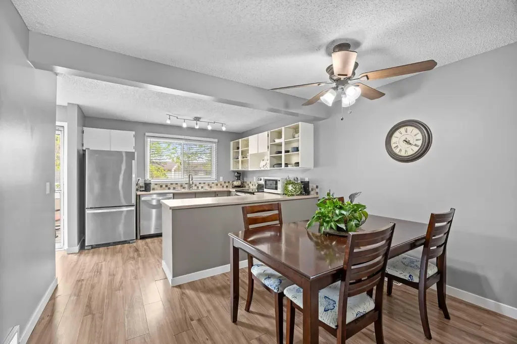 165 Woodmont Terrace SW Calgary AB T2W 4Z4