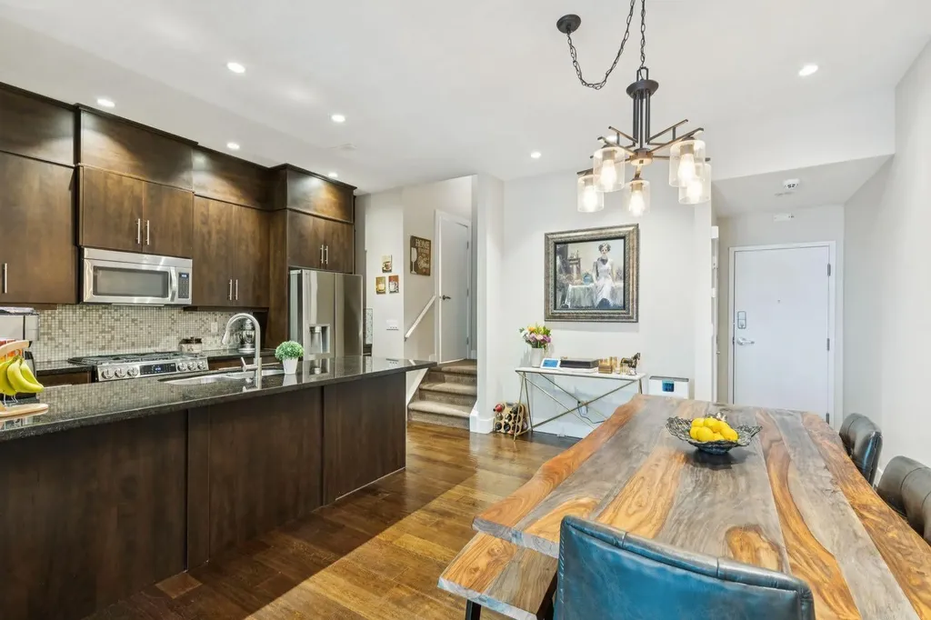 1728 27 Avenue SW Calgary AB T2T 1G8
