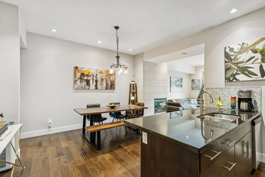 1728 27 Avenue SW Calgary AB T2T 1G8