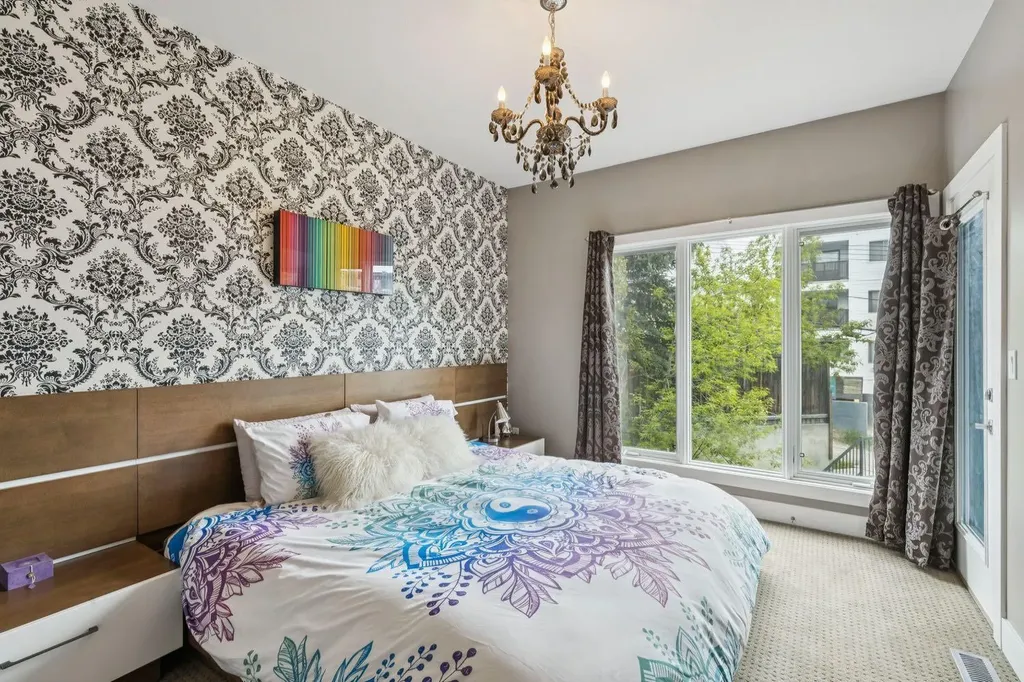 1728 27 Avenue SW Calgary AB T2T 1G8