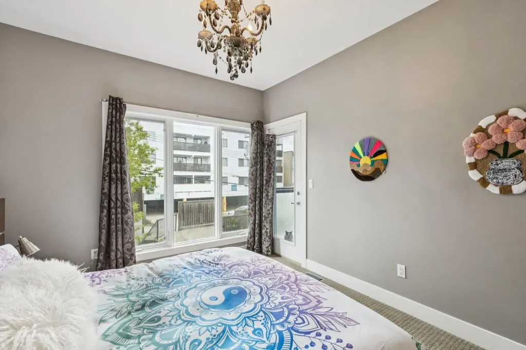 1728 27 Avenue SW Calgary AB T2T 1G8