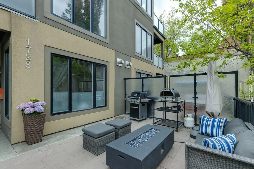 1728 27 Avenue SW Calgary AB T2T 1G8
