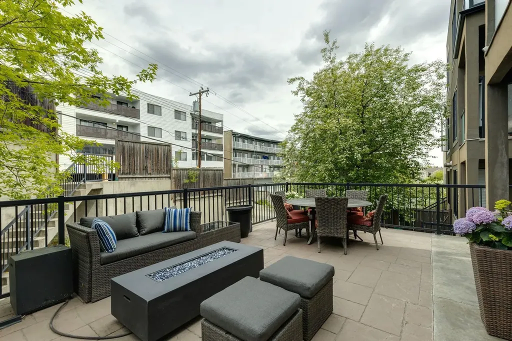 1728 27 Avenue SW Calgary AB T2T 1G8