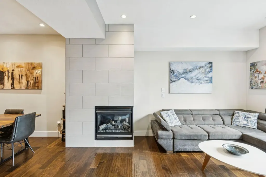 1728 27 Avenue SW Calgary AB T2T 1G8