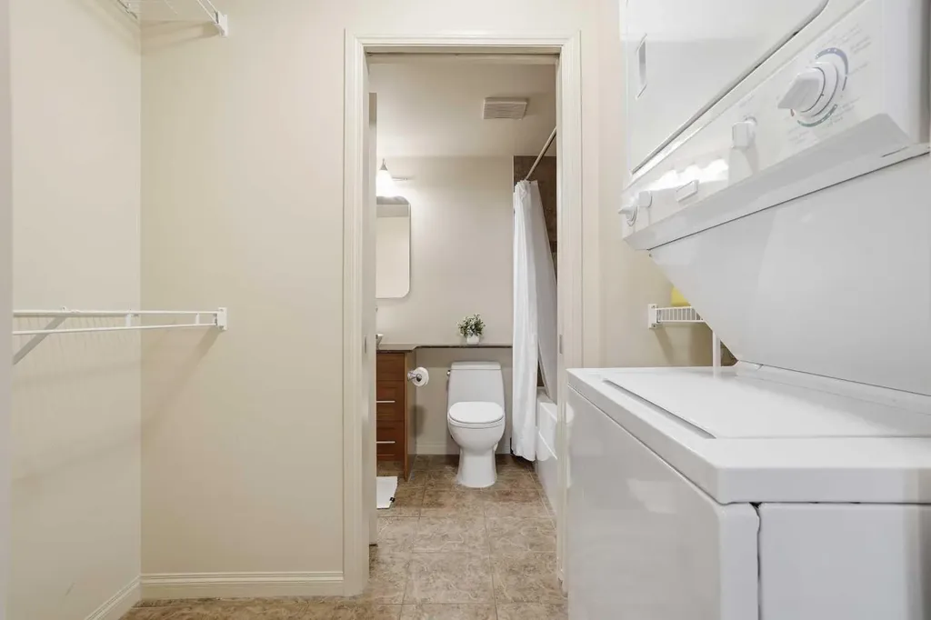 790 Kingsmere Crescent SW Calgary AB T2V 2G9