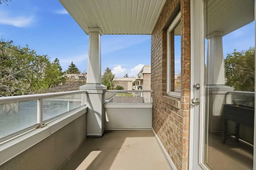 790 Kingsmere Crescent SW Calgary AB T2V 2G9
