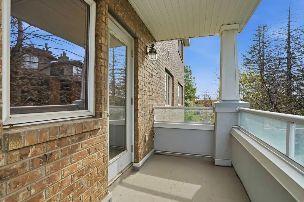790 Kingsmere Crescent SW Calgary AB T2V 2G9