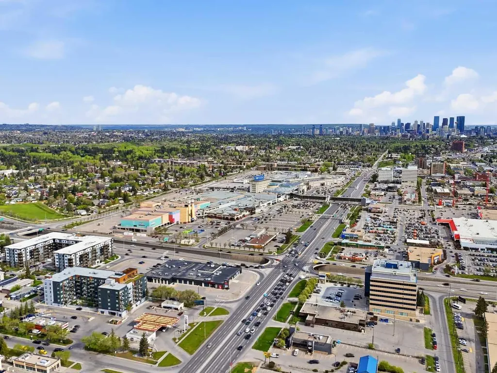 790 Kingsmere Crescent SW Calgary AB T2V 2G9