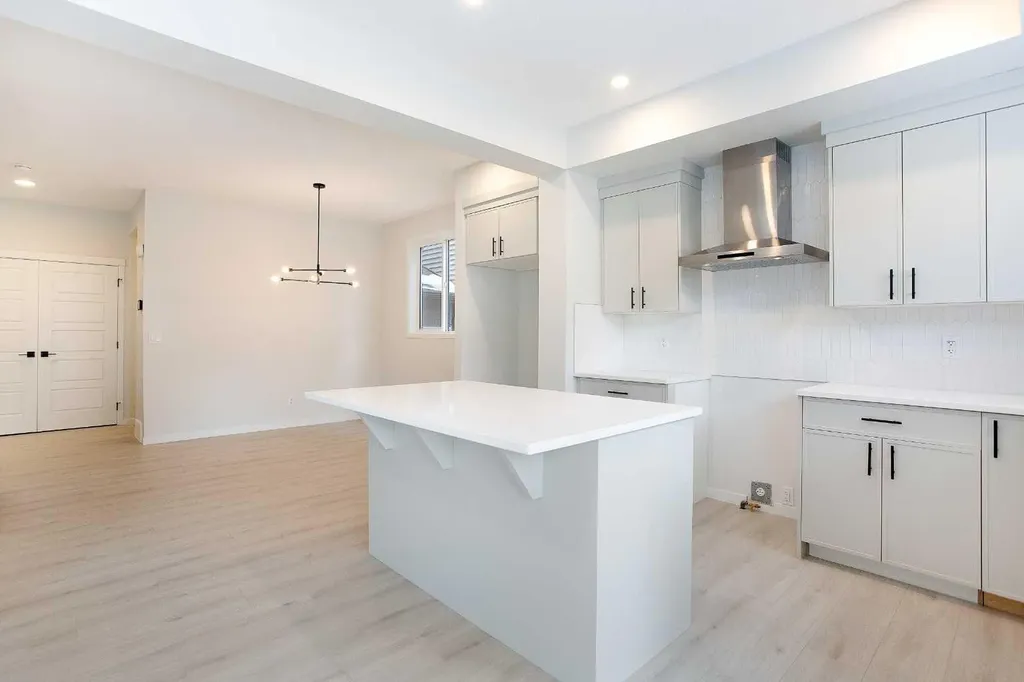 49 Creekside Passage SW Calgary AB T2X 5V6