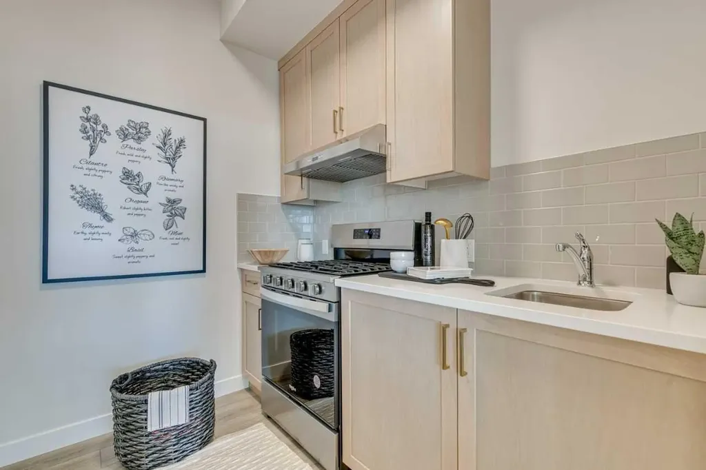 65 Sora Gardens SE Calgary AB T3S0V3