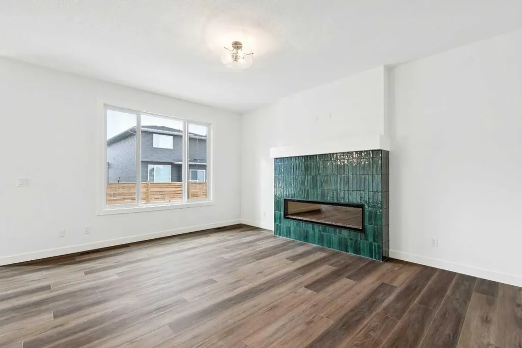 283 Dawson Wharf Rise Chestermere AB T1X 2W2