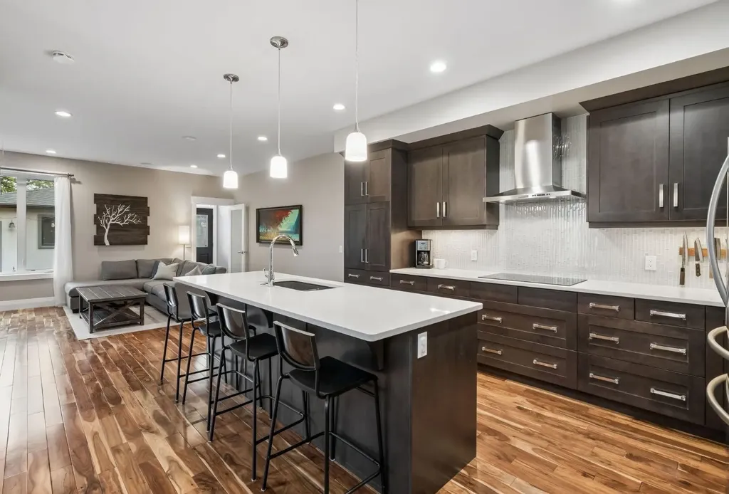 3302 39 Street SW Calgary AB T3E 3J2