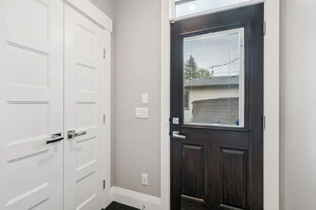 3302 39 Street SW Calgary AB T3E 3J2