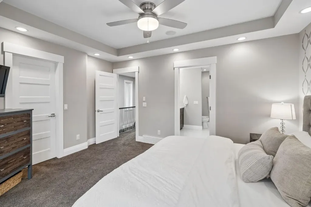 3302 39 Street SW Calgary AB T3E 3J2