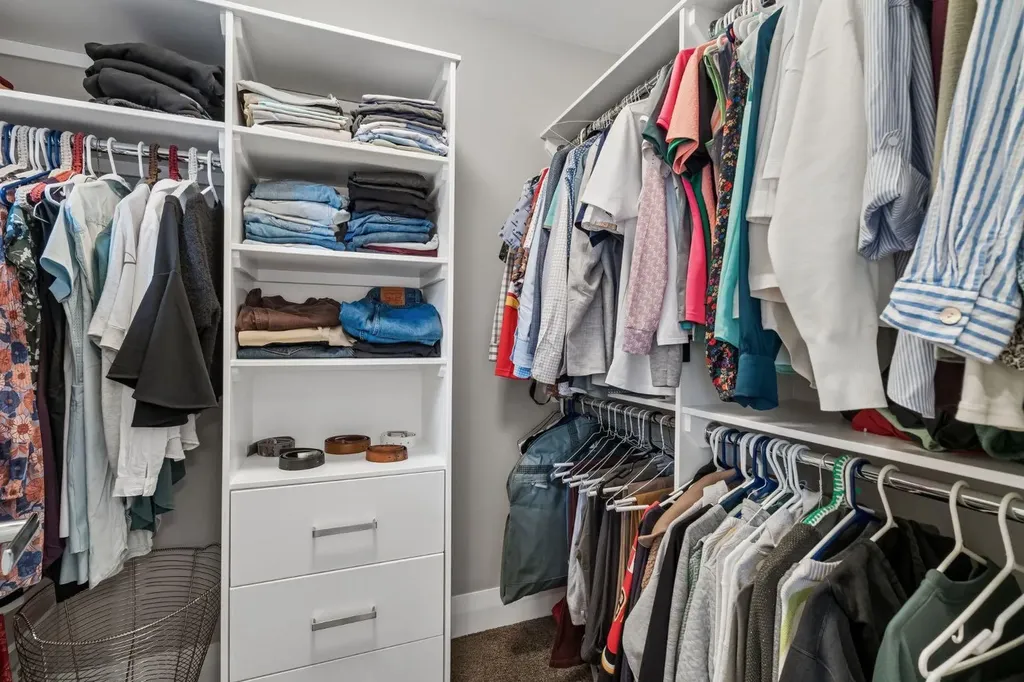 3302 39 Street SW Calgary AB T3E 3J2