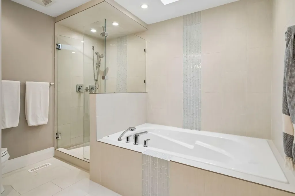 3302 39 Street SW Calgary AB T3E 3J2