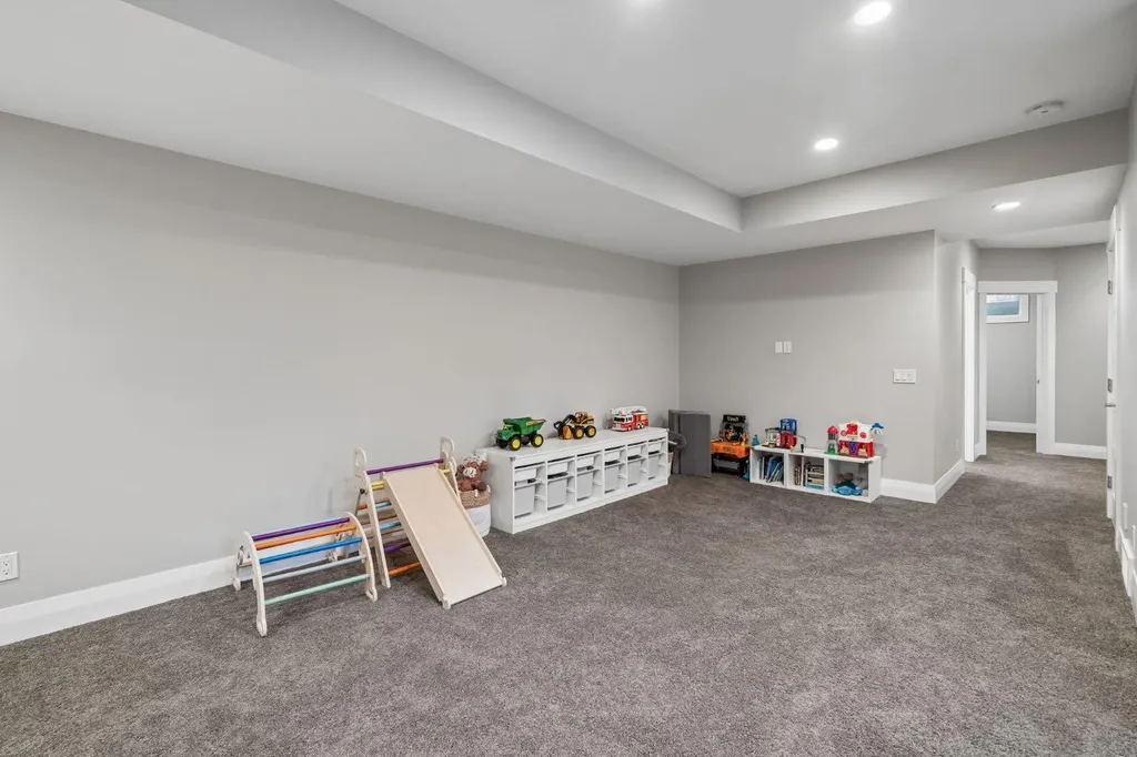 3302 39 Street SW Calgary AB T3E 3J2