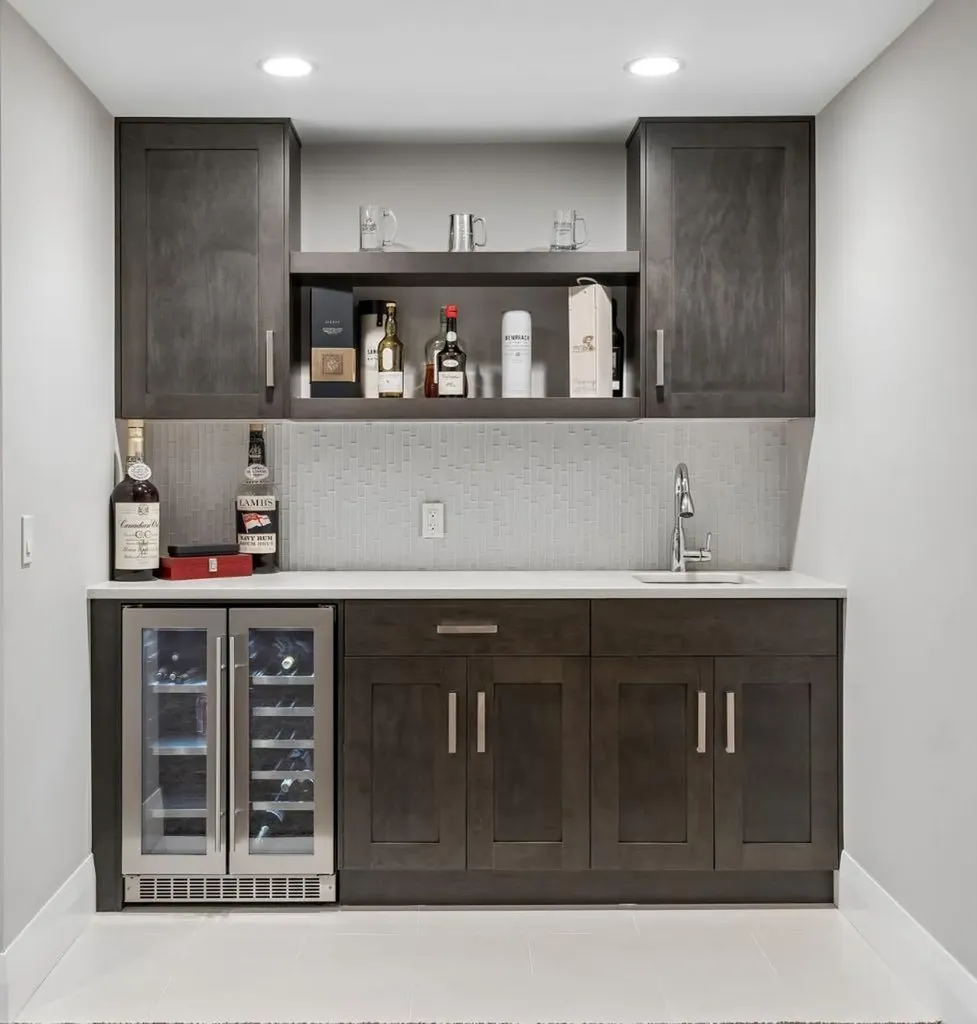 3302 39 Street SW Calgary AB T3E 3J2