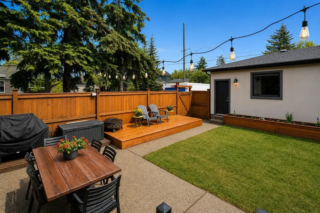 3302 39 Street SW Calgary AB T3E 3J2