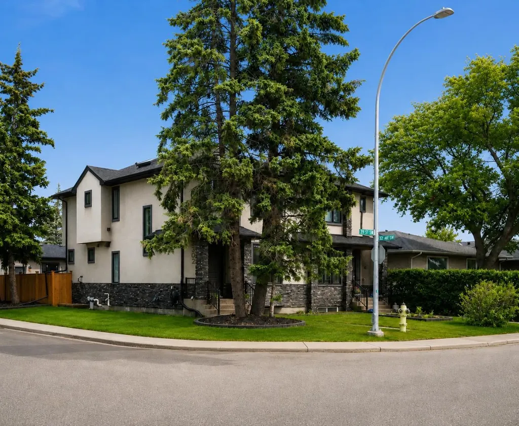 3302 39 Street SW Calgary AB T3E 3J2