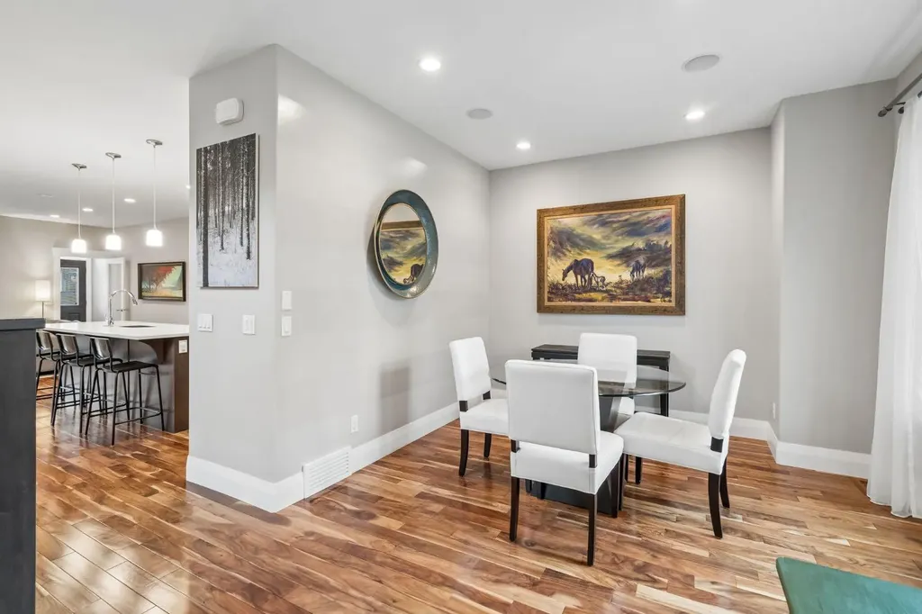 3302 39 Street SW Calgary AB T3E 3J2
