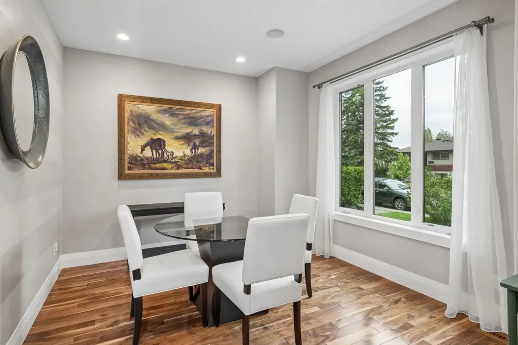 3302 39 Street SW Calgary AB T3E 3J2