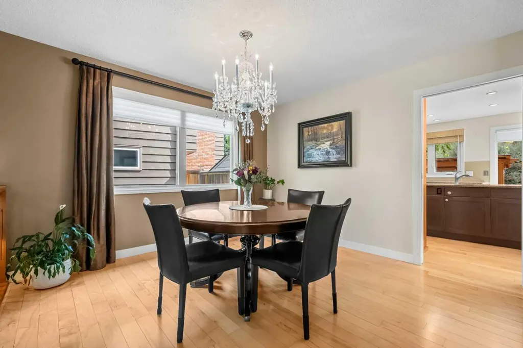 612 Lake Simcoe Close SE Calgary AB T2J 5H2