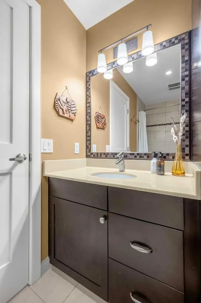 612 Lake Simcoe Close SE Calgary AB T2J 5H2