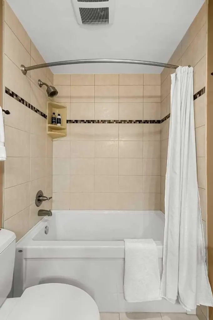 612 Lake Simcoe Close SE Calgary AB T2J 5H2