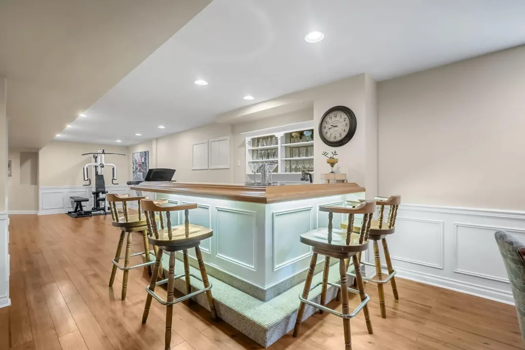 612 Lake Simcoe Close SE Calgary AB T2J 5H2