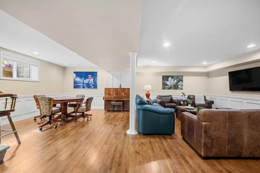 612 Lake Simcoe Close SE Calgary AB T2J 5H2