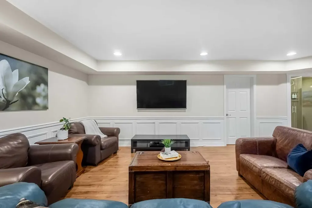 612 Lake Simcoe Close SE Calgary AB T2J 5H2