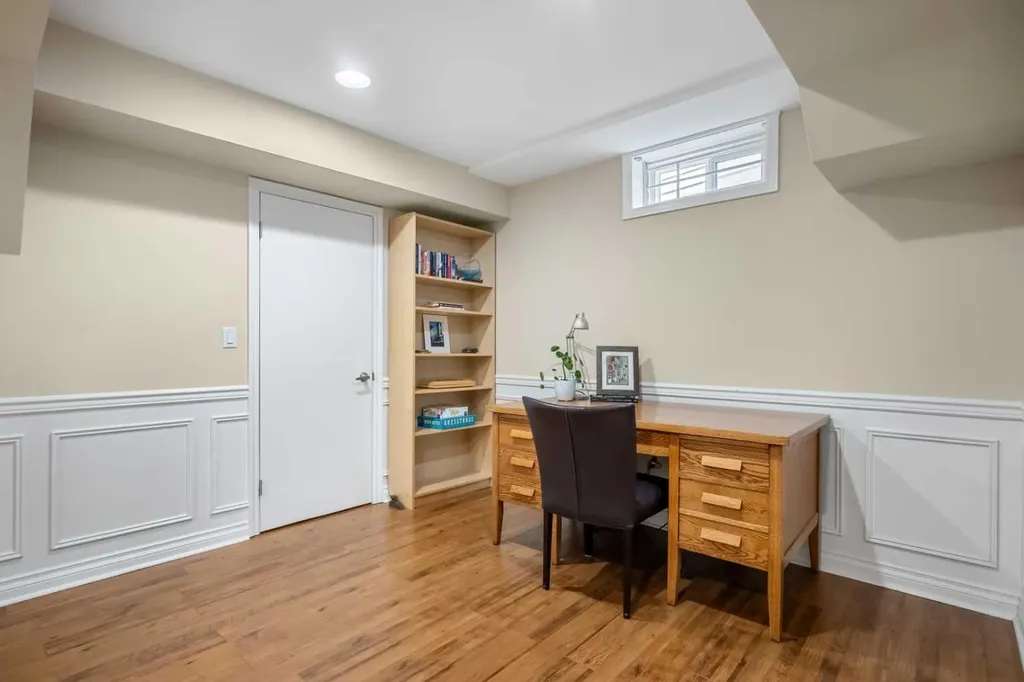 612 Lake Simcoe Close SE Calgary AB T2J 5H2