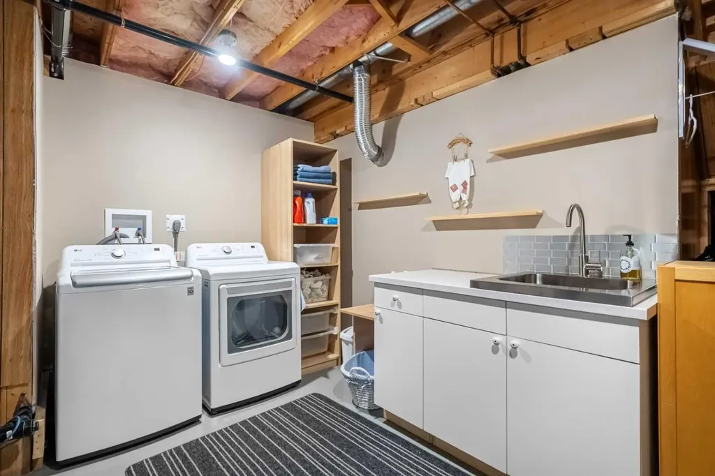 612 Lake Simcoe Close SE Calgary AB T2J 5H2