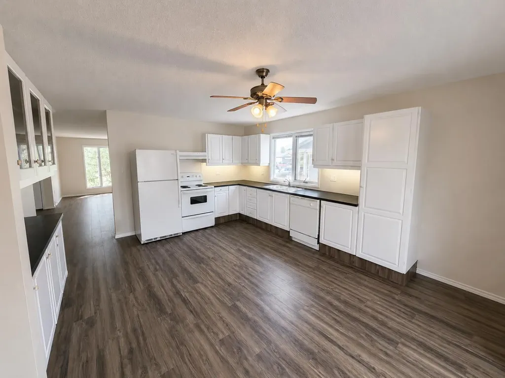 518 19th Street Wainwright AB T9W 1J6