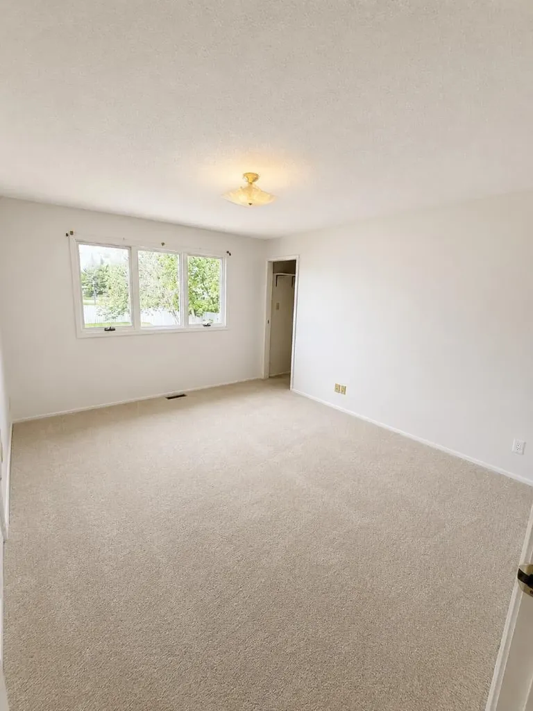 518 19th Street Wainwright AB T9W 1J6