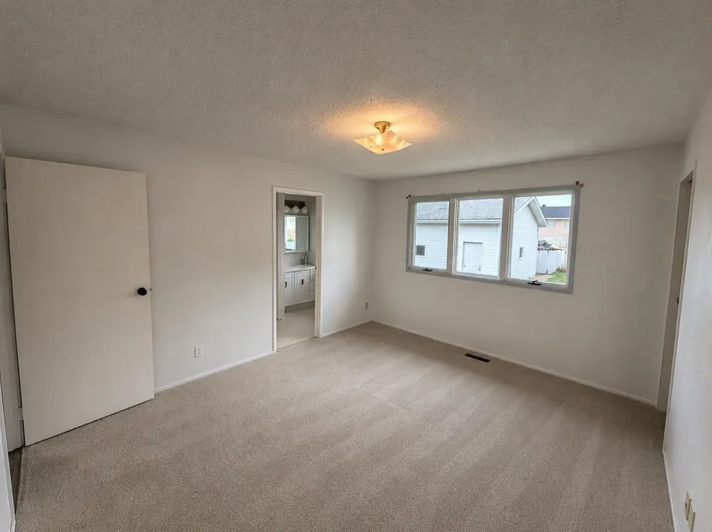 518 19th Street Wainwright AB T9W 1J6
