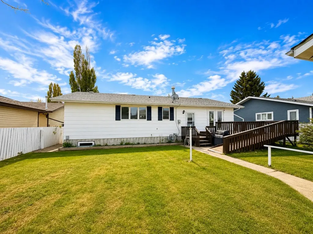518 19th Street Wainwright AB T9W 1J6