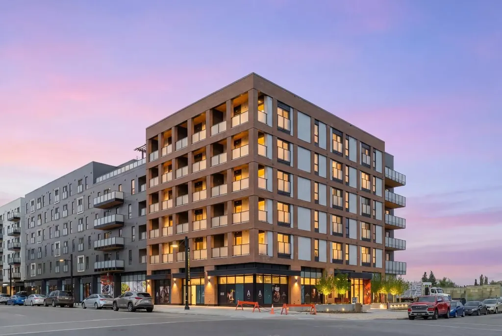 3107 Warren Street NW Calgary AB T3B0M2