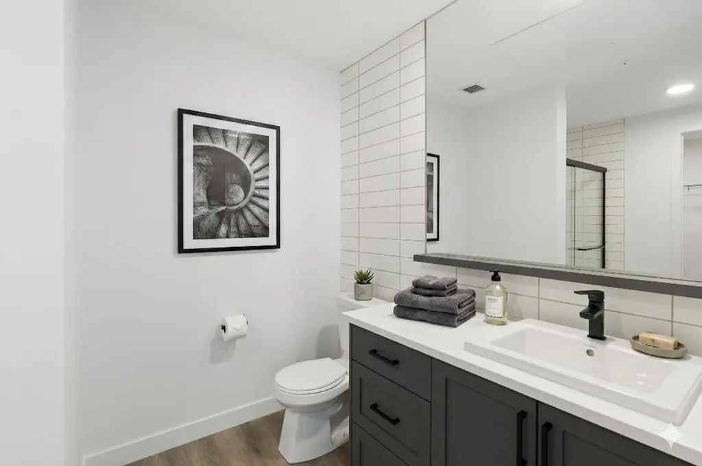 3107 Warren Street NW Calgary AB T3B0M2