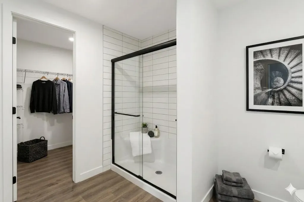 3107 Warren Street NW Calgary AB T3B0M2