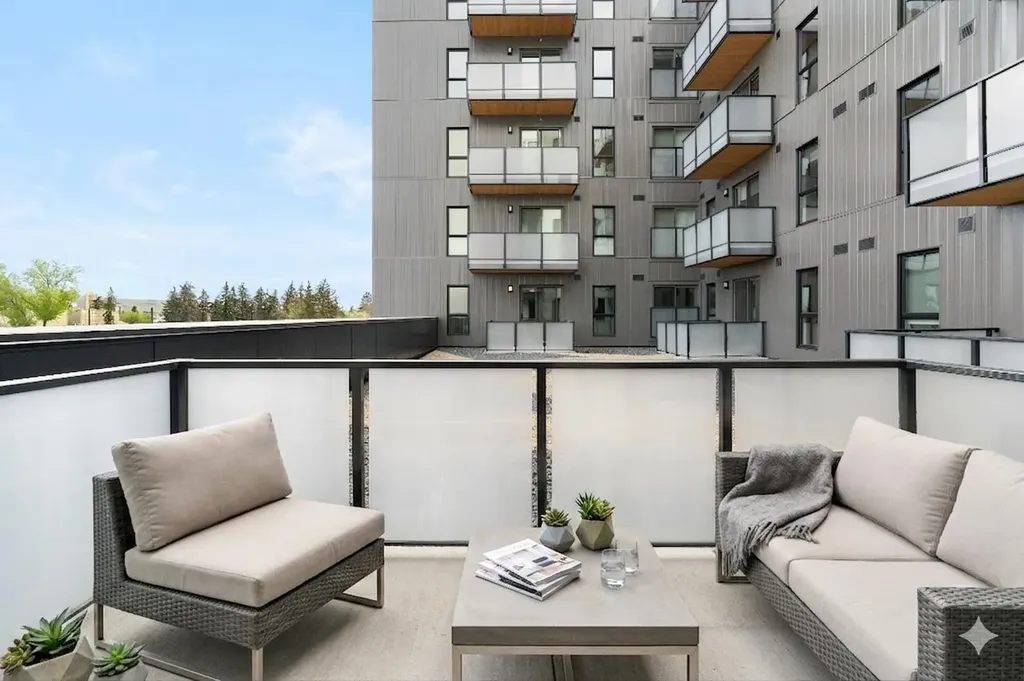 3107 Warren Street NW Calgary AB T3B0M2