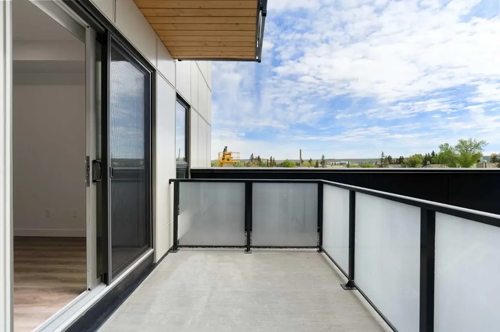 3107 Warren Street NW Calgary AB T3B0M2