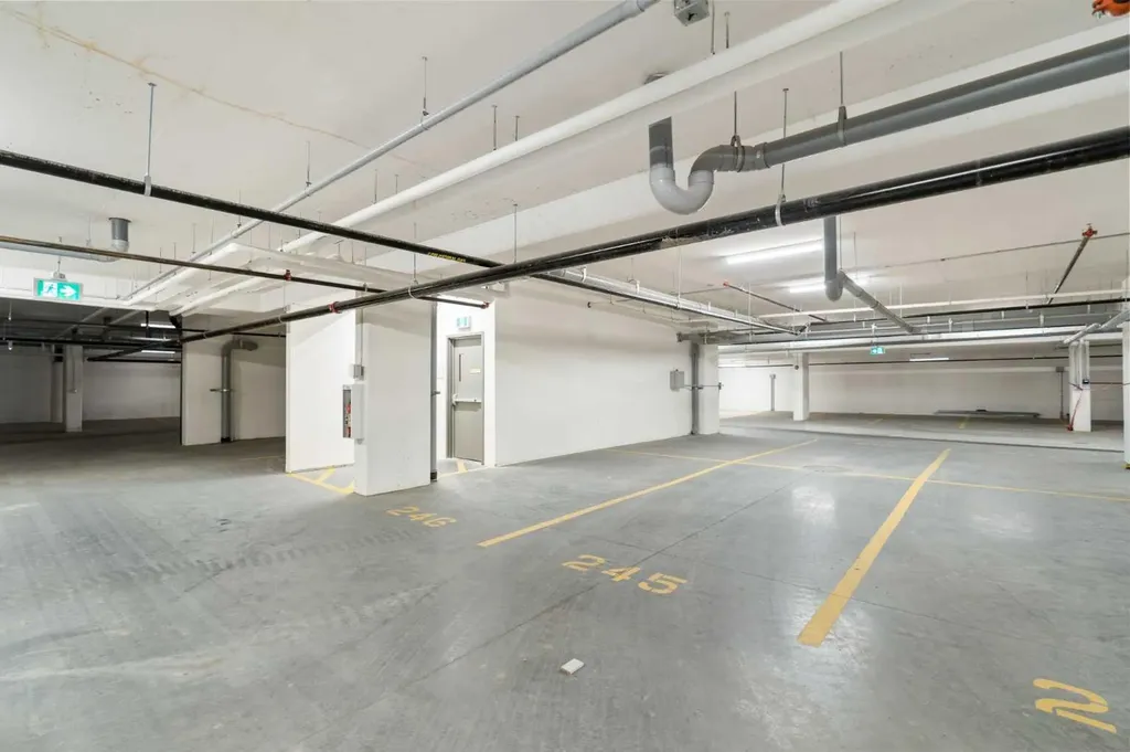 3107 Warren Street NW Calgary AB T3B0M2