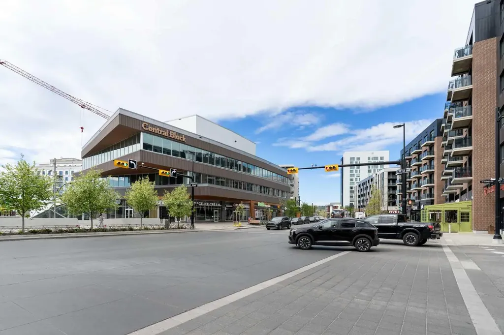 3107 Warren Street NW Calgary AB T3B0M2