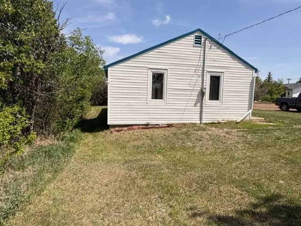 4908 51 Street Hardisty AB T0B 1V0