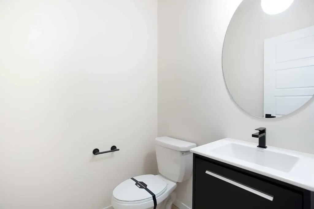 53 Creekside Passage SW Calgary AB T2X 5V6
