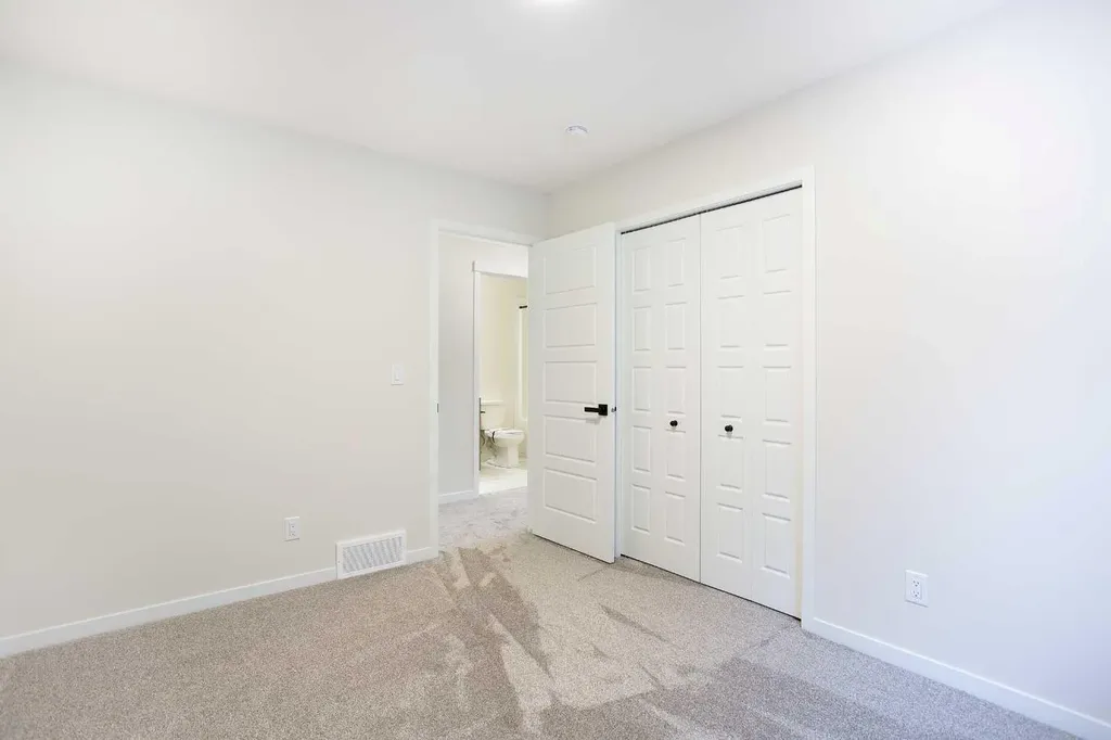 53 Creekside Passage SW Calgary AB T2X 5V6